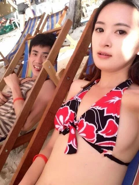 约少妇一块旅游玩的开有够骚[15P]