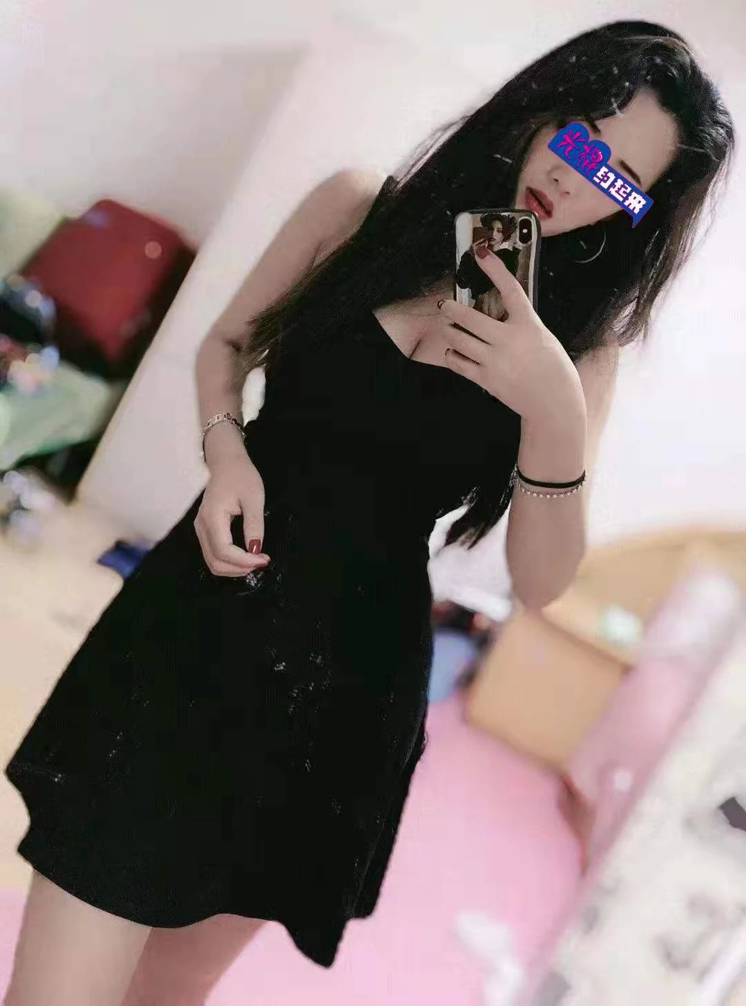 如果你有晕奶症的话，千万别进来看喔，轻者流鼻血，严重的话就立即晕倒了。[28P]