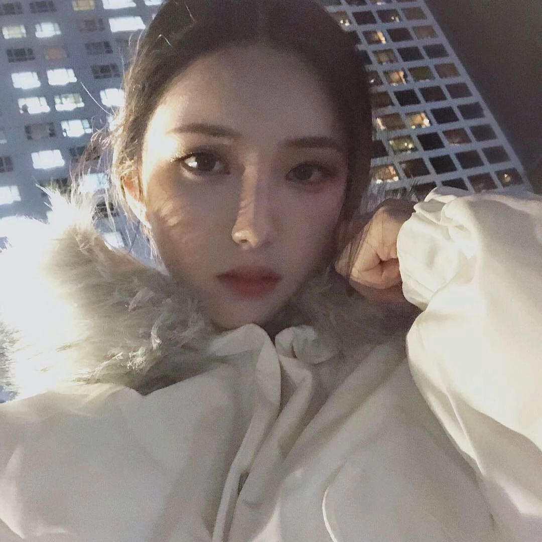 韩国裸贷白嫩美女小姐姐[15P]