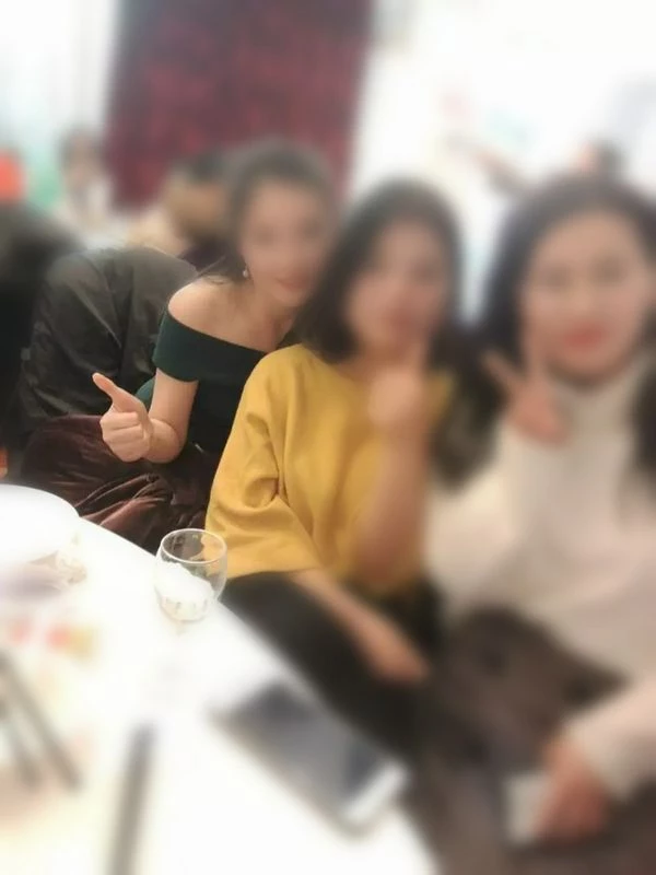 上了公司年会女主持[17P]