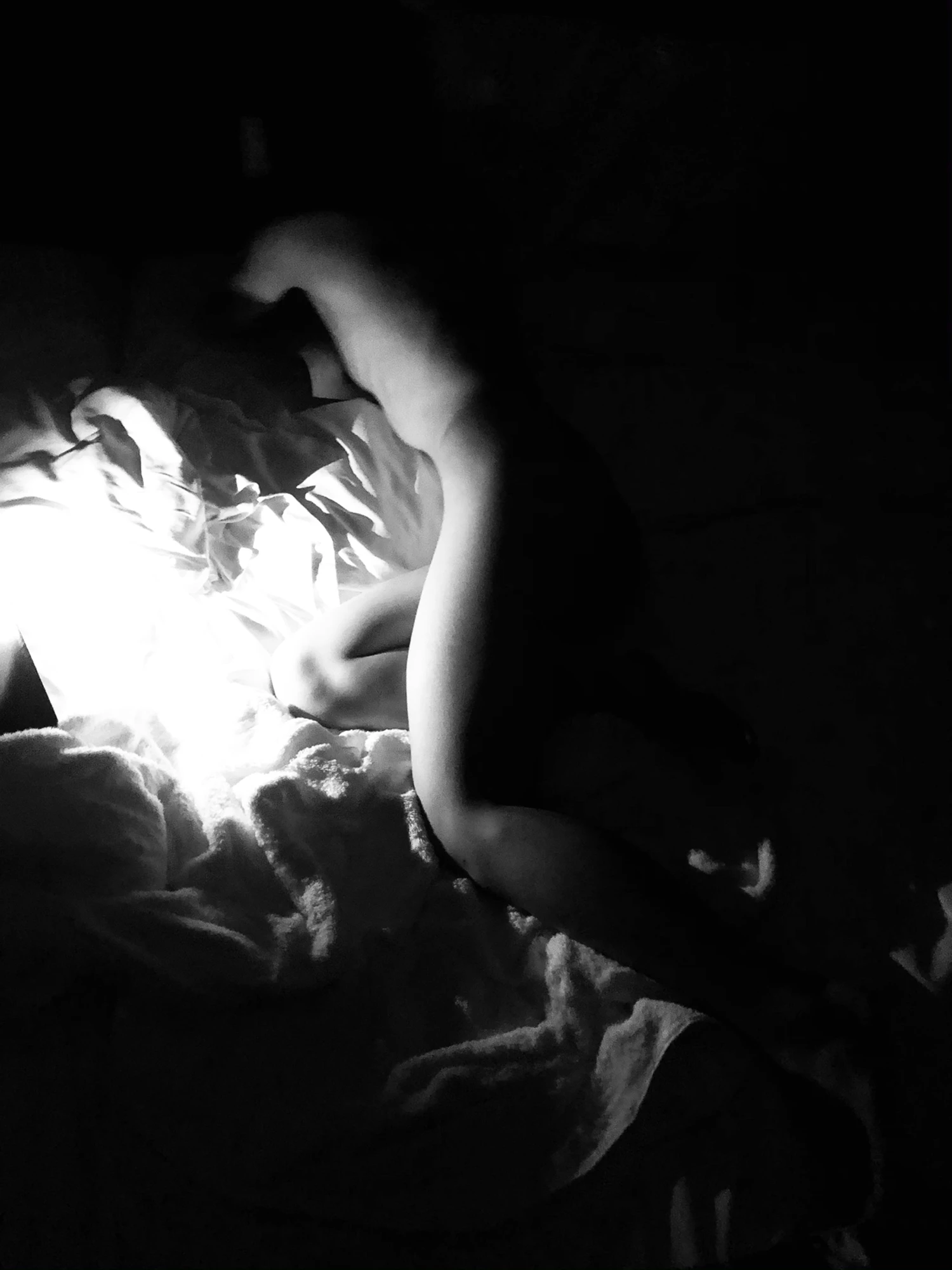 [原创]小身材，大动作，第三见次面，第二组图，赤裸诱惑，黑白光感······020地区[14P]