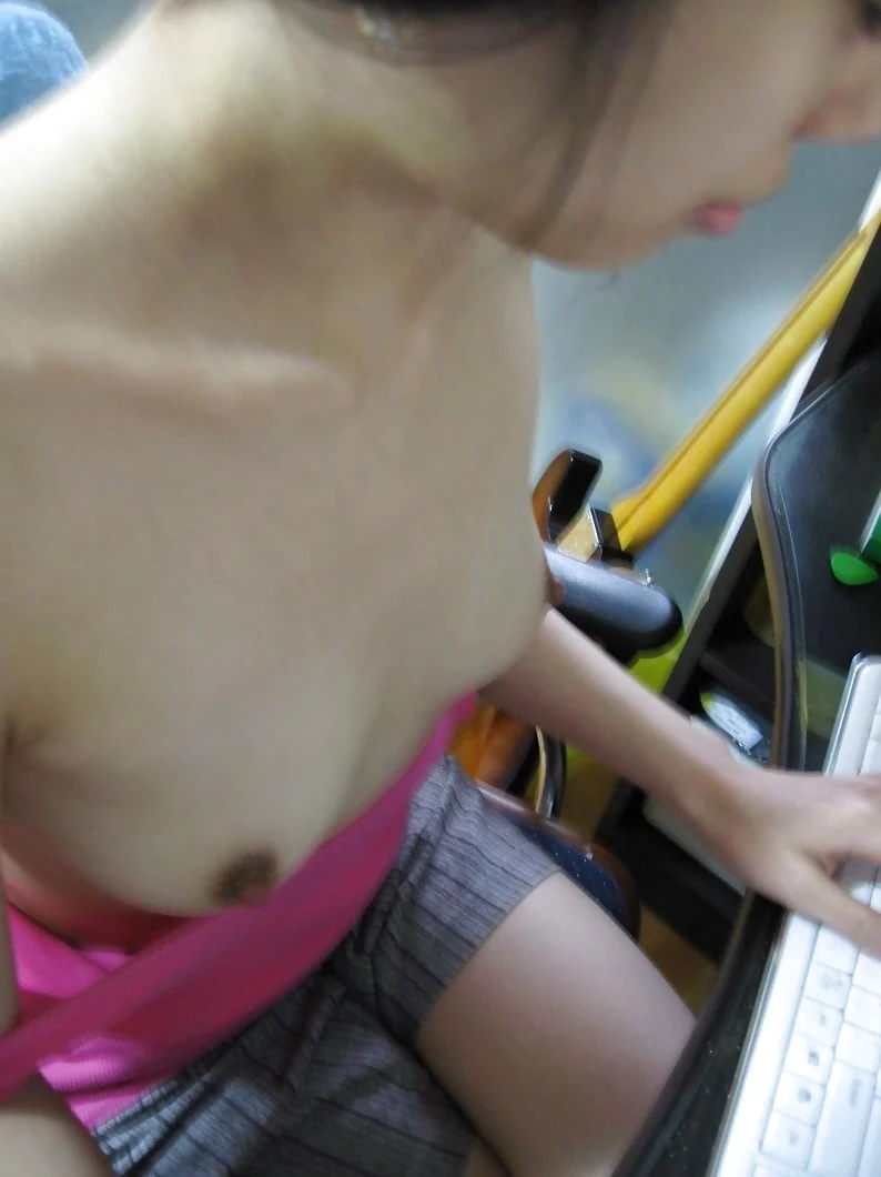 玩玩这个小骚货[14P]