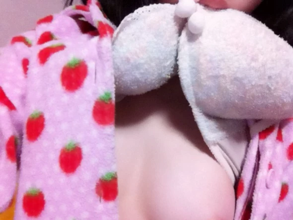 可可爱爱的圆奶子[20P]