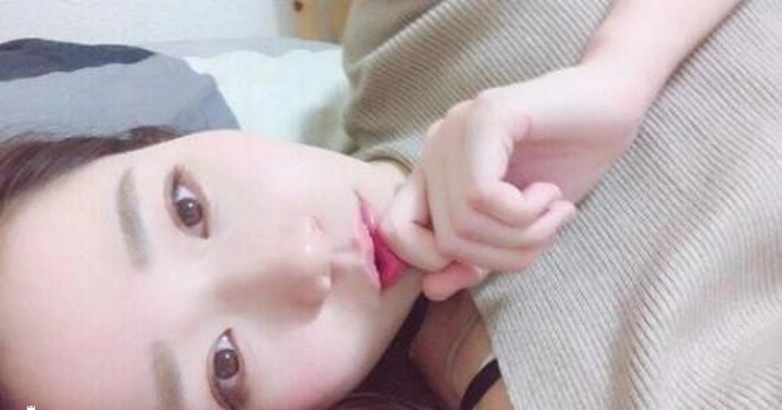 饥渴少妇事前拿跳弹自己玩一会[10P]
