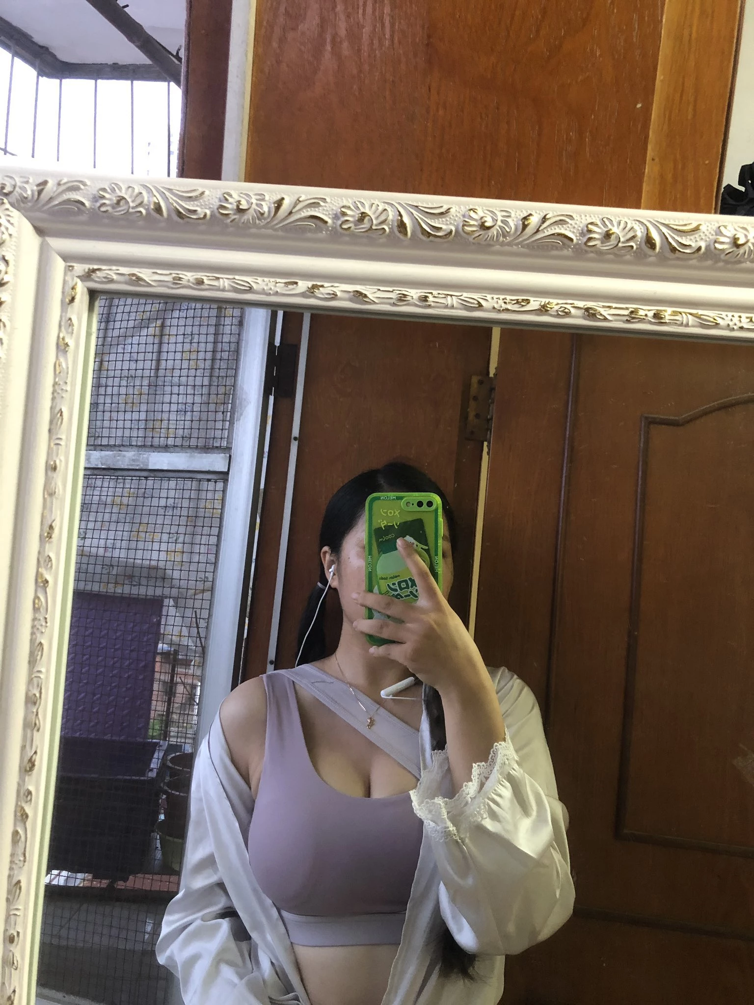 某种聊骚的网友奶子又白又大的嫩妹子[18P]