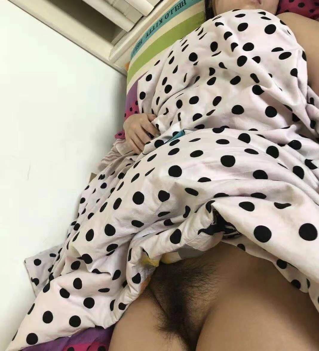 偷拍喝多的同事[10P]