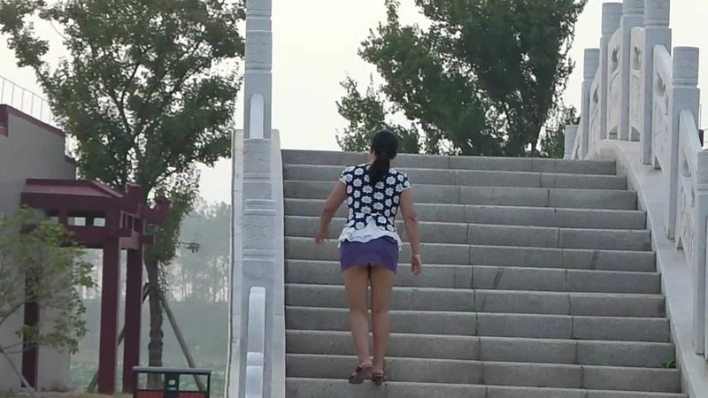 少妇外出露出[30P]