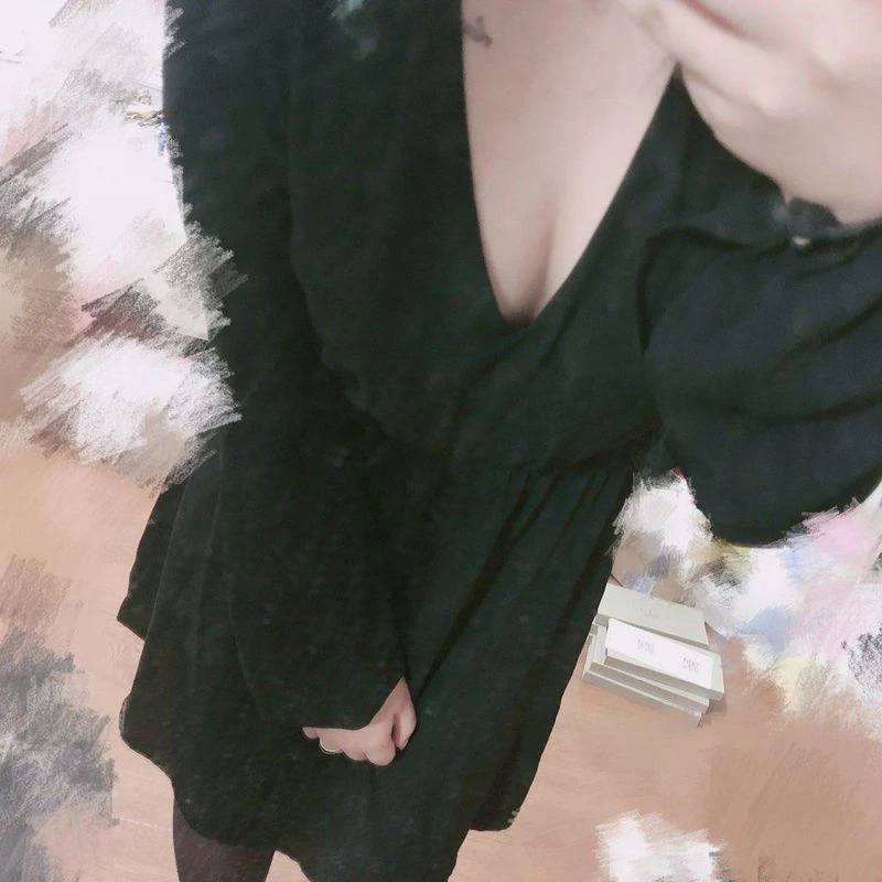 高校附近微胖性感的女纹身师[65P]