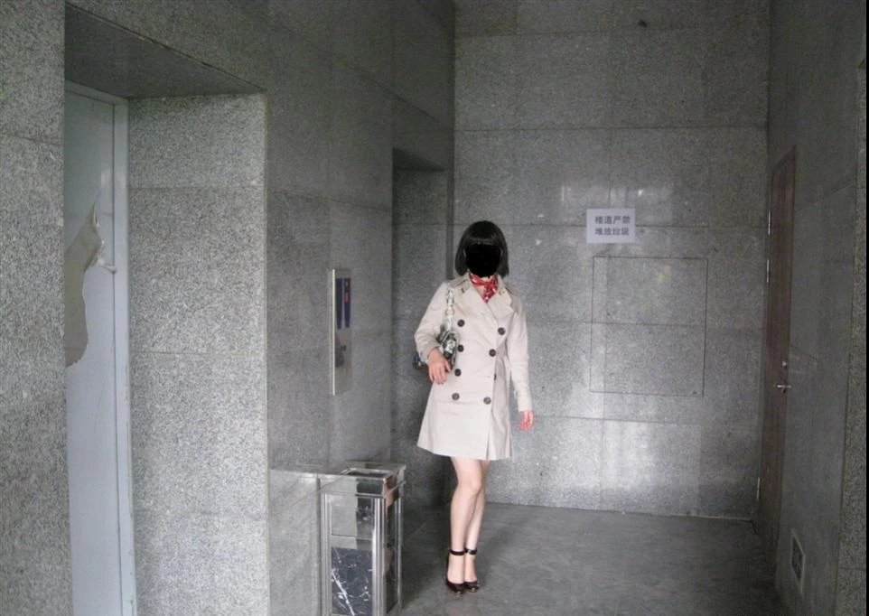 在事业单位上班的女人，保养的很好，皮肤白嫩嫩，插着巨爽[20P]