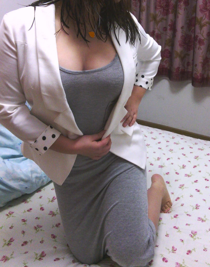 把头埋在她那对丰乳里，是多幺幸福的事情啊[21P]