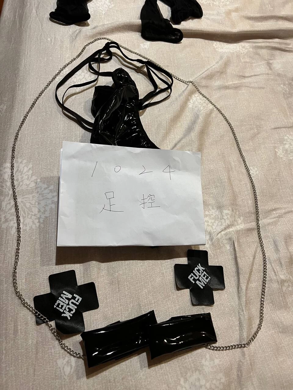[原创][足控淫妻社]大哥胯下勃起的肉棒，就是嫂子嘴里最美味的甜品[19P]