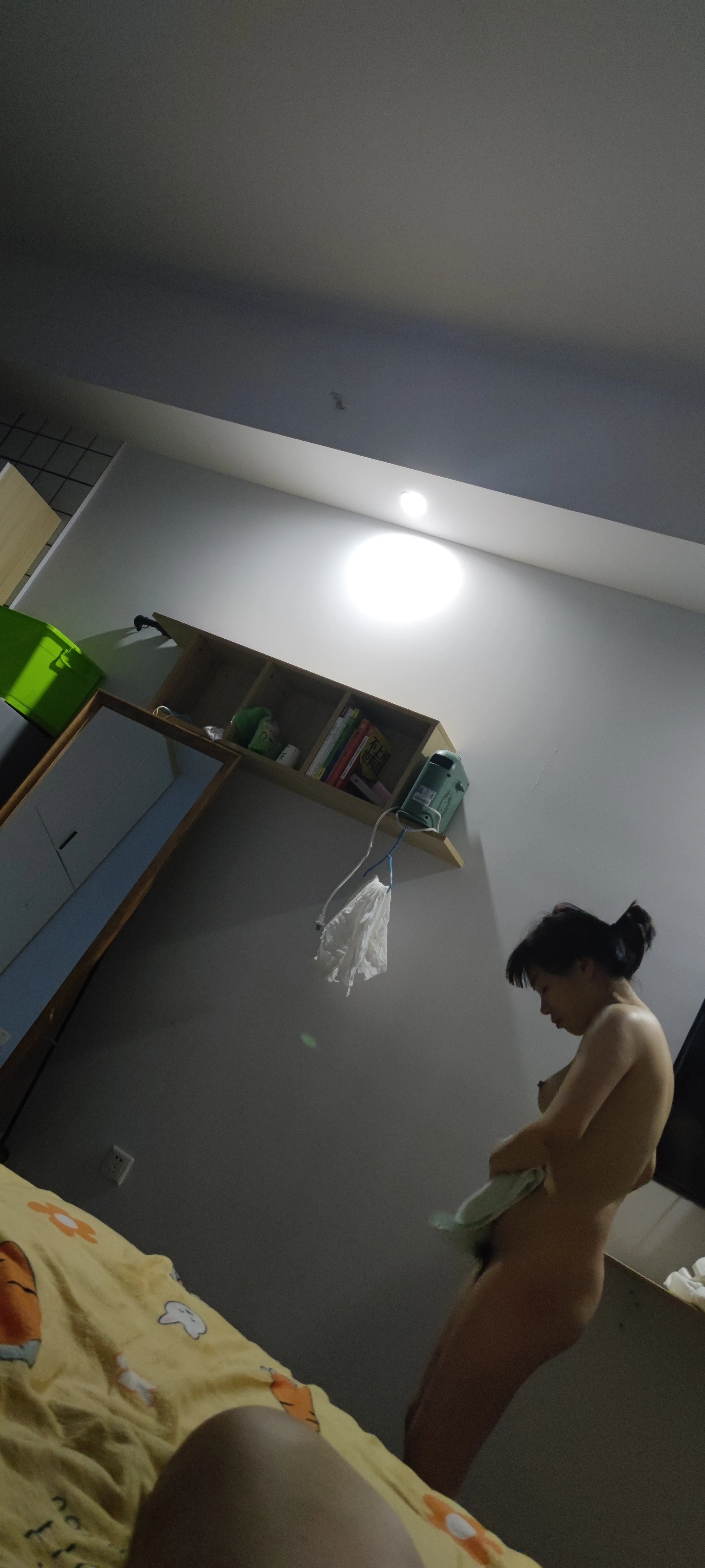 [原创]新人新帖，第一次和00后的亲妹妹乱伦上床[10P]