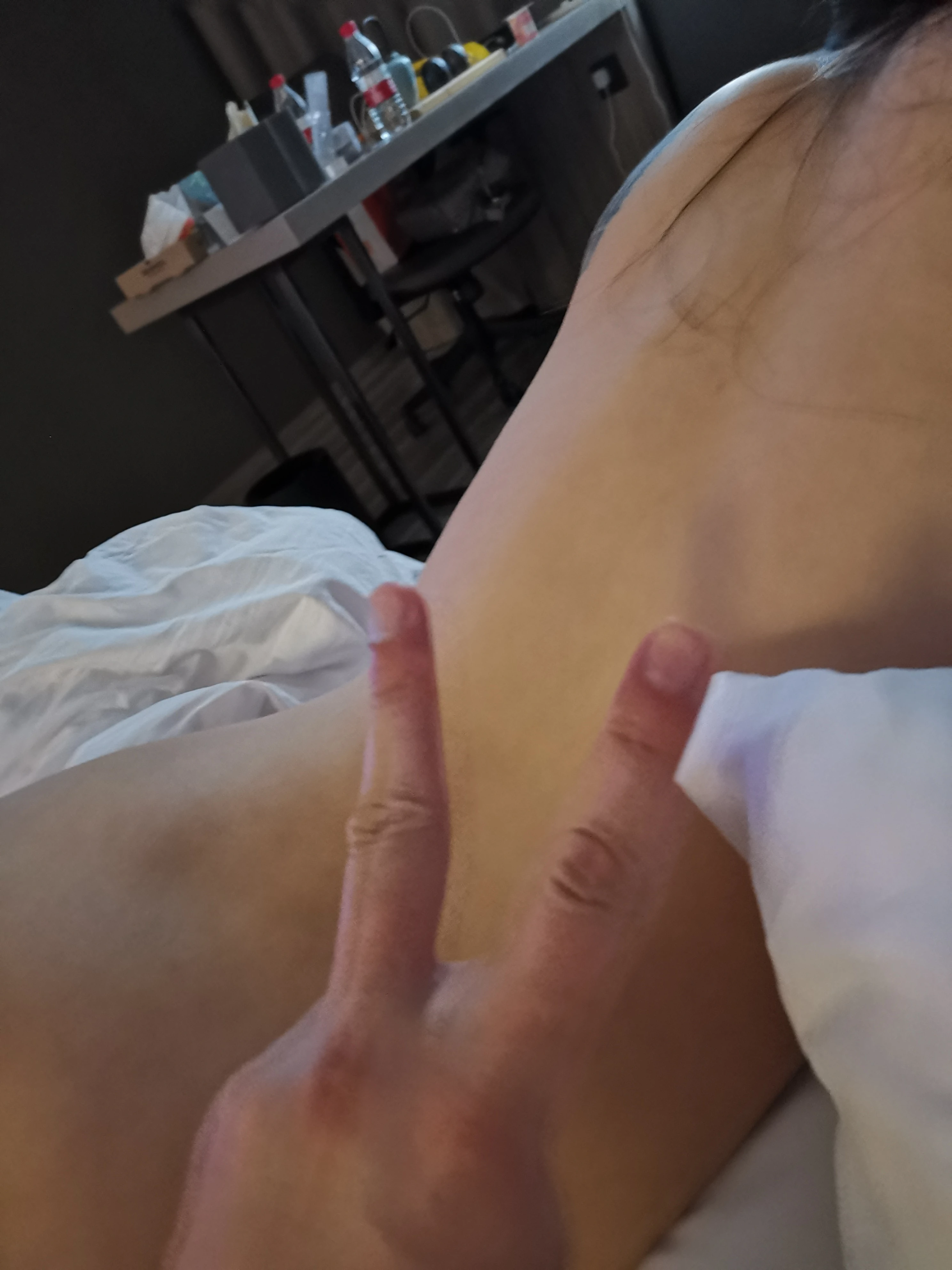 [原创][游客投稿][手势验证] 010骨干小情人衣冠楚楚的大学长腿翘臀女教师，在床上喜欢被后入[15P]