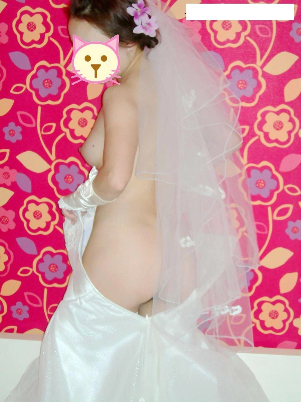 新婚夜我那又白又嫩的妻子，大家想上吗？[19P]