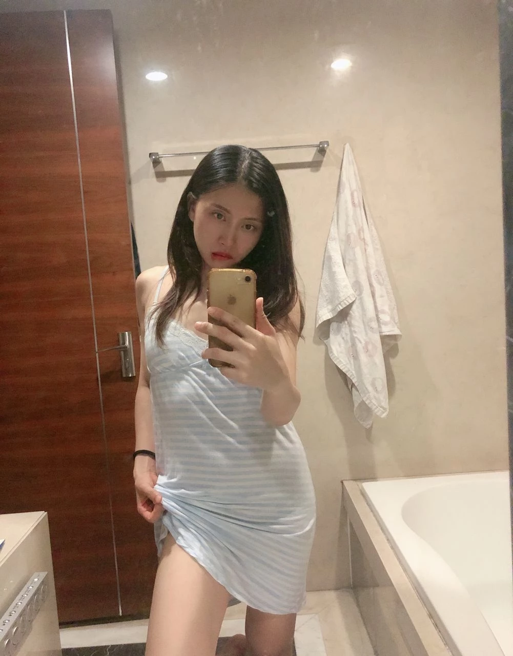人妻人妻我爱你，开房别忘带手机[39P]