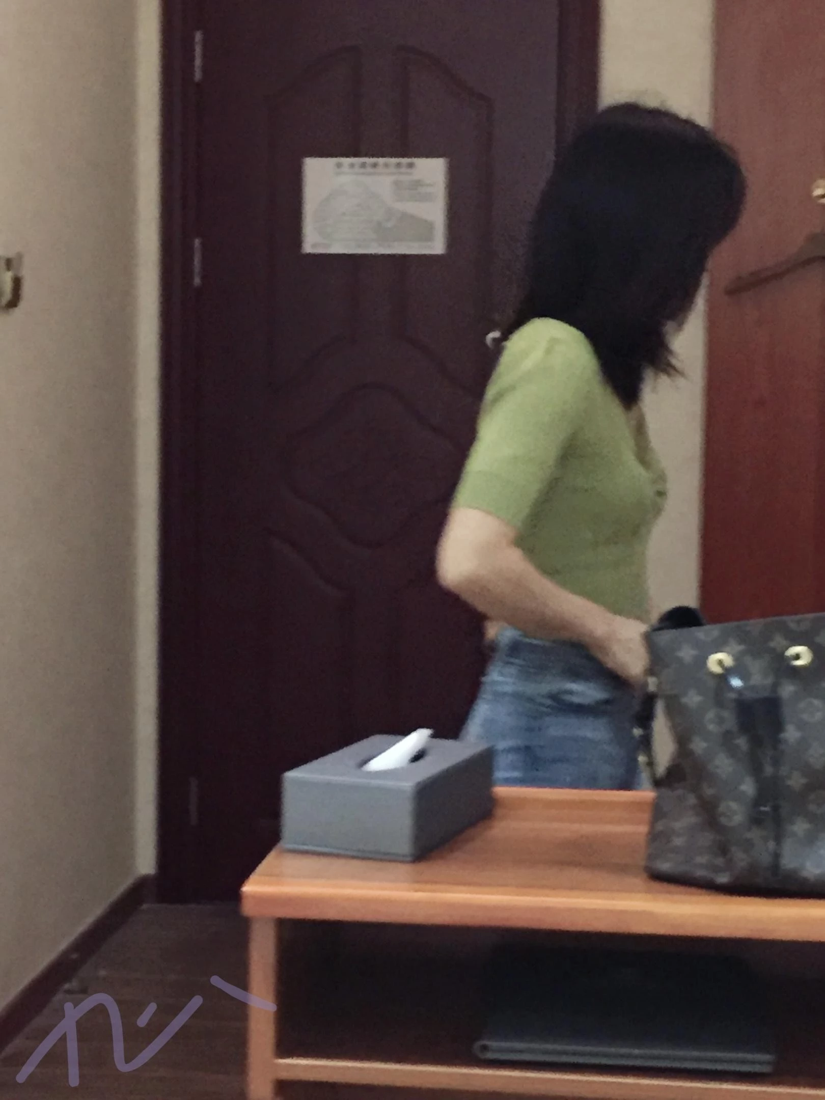 单位小少妇，非要开放让我上[13P]