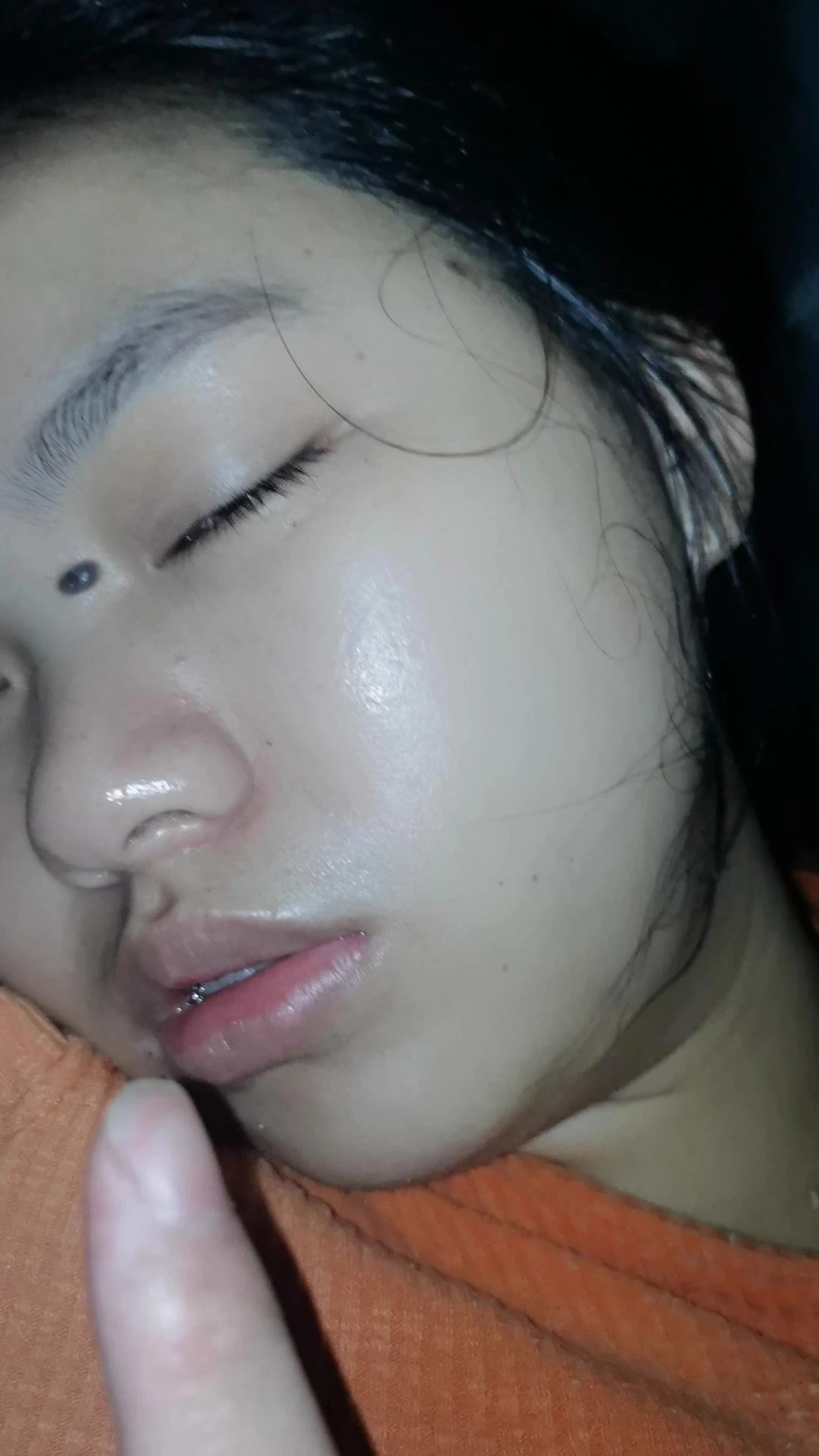 [原创][手势认证][露脸]1999年女友同事来家喝醉偷拍-这种刺激无法形容[12P]