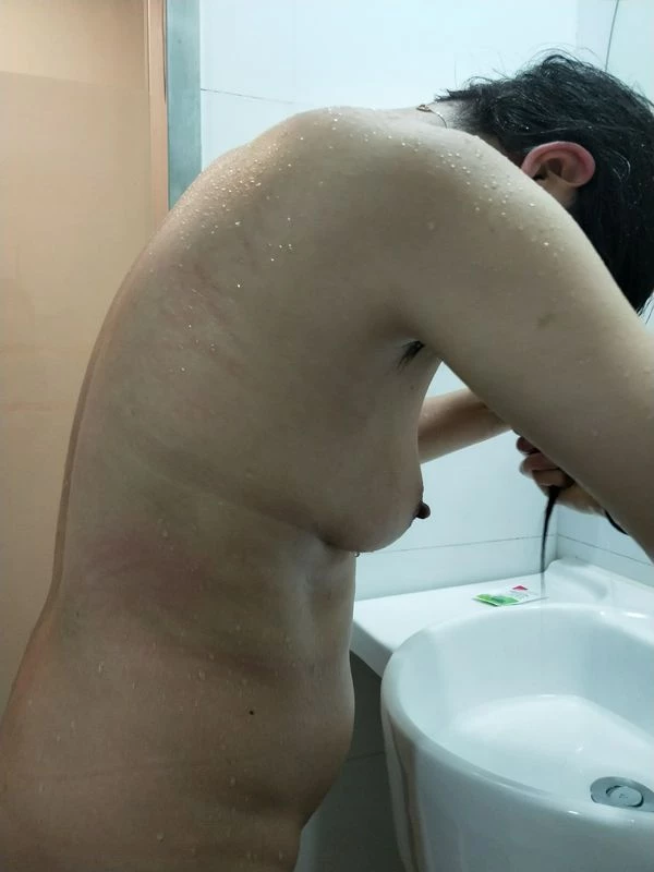 带上情妇开房，酒店灯光太暗了[18p]