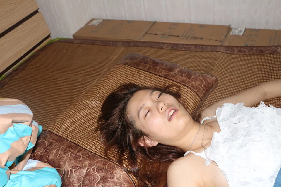 醉酒的女人哪个润滑和使劲要你干的赶脚真的扛不住[15P]