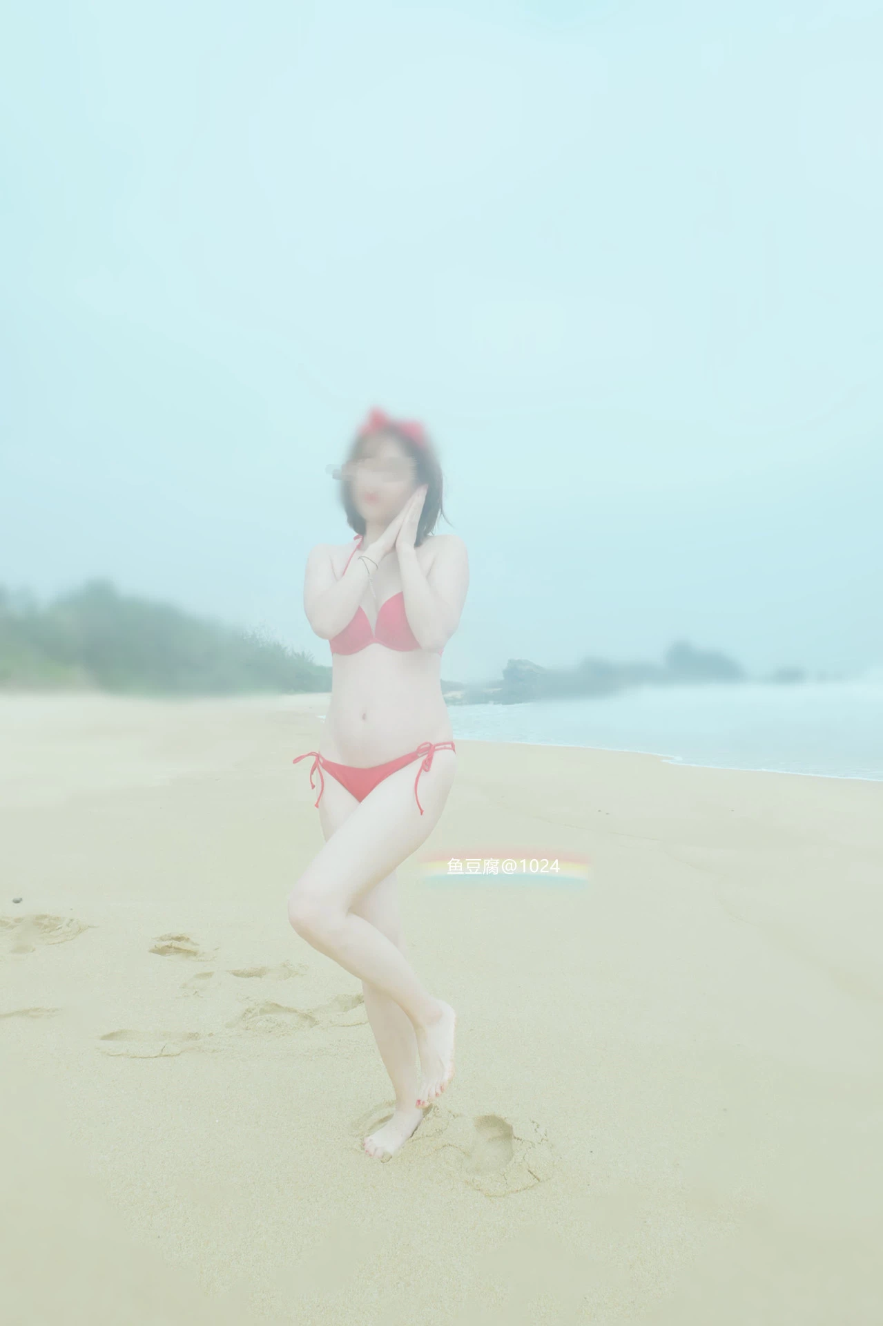 [原创]海的味道 露过才知道 偏僻的海滩遇上户外爱好者的小姐姐 露出&泳装 你更爱看哪个？ [28P]