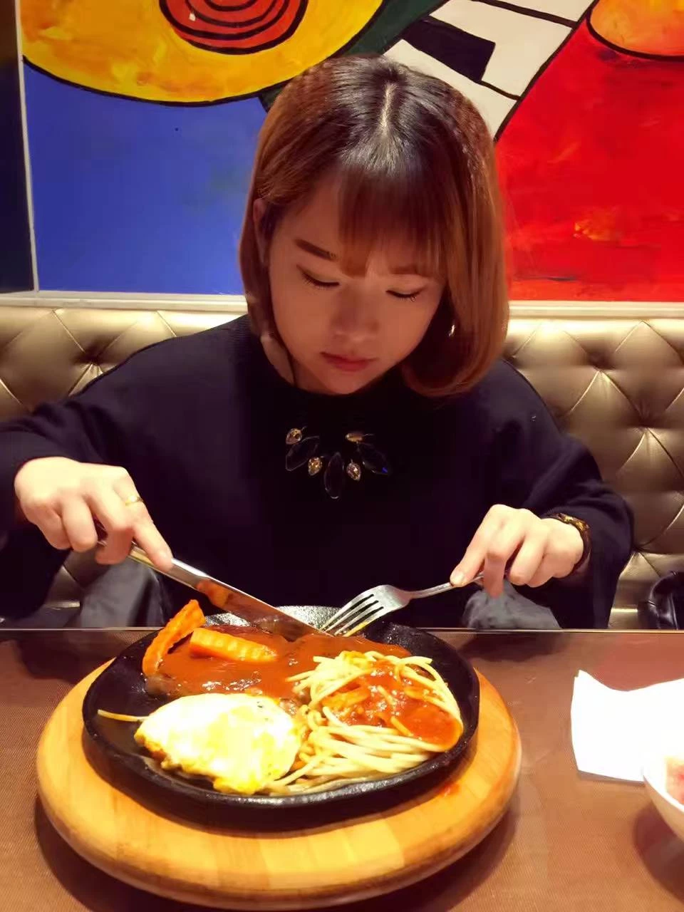 游泳认识的小骚蹄子，人前人后不一般[10P]