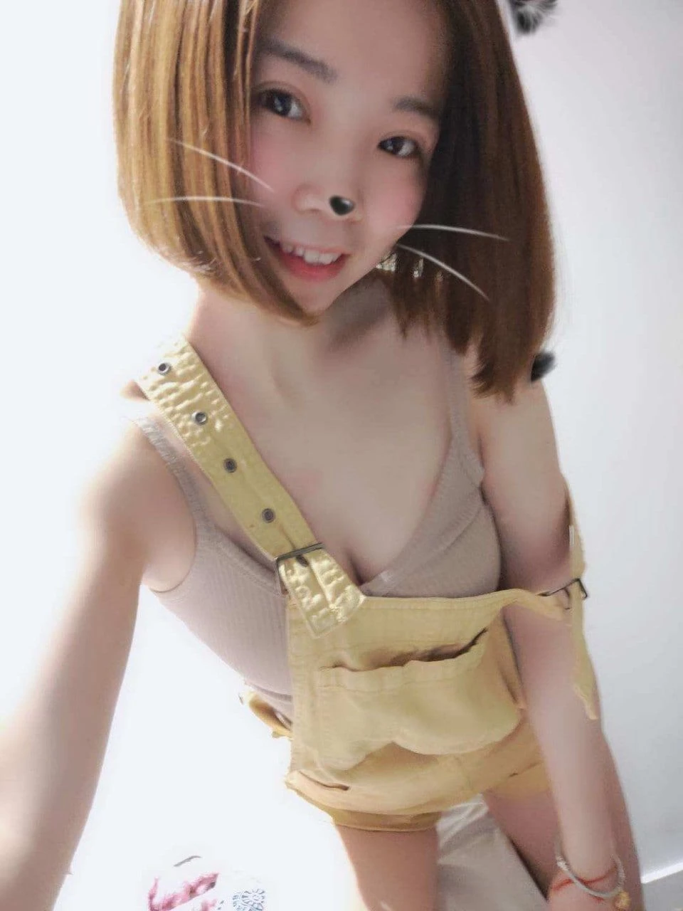 小骚妇独守空房发自拍诱惑[15P]