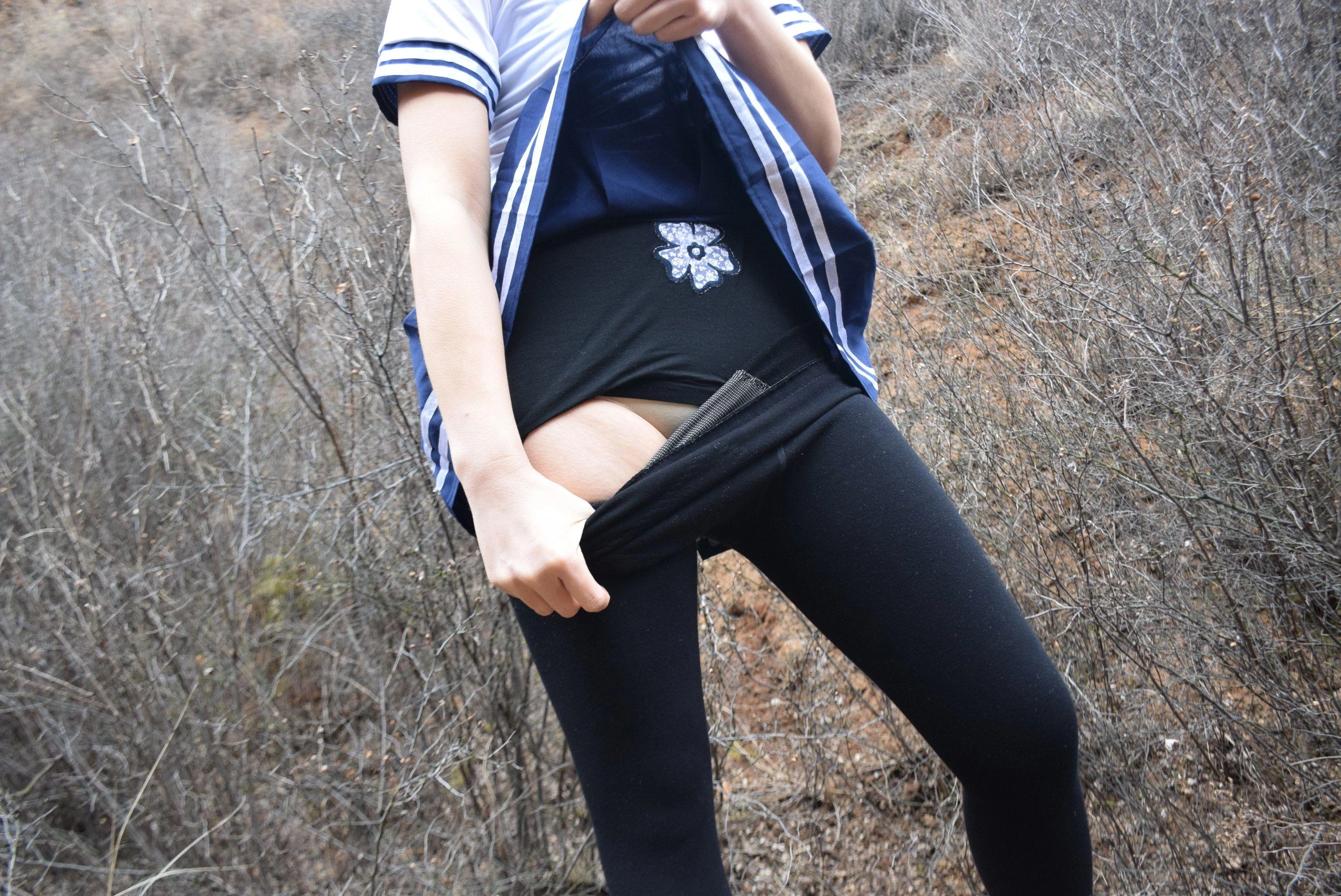 野外露出害羞的小娘子[14P]