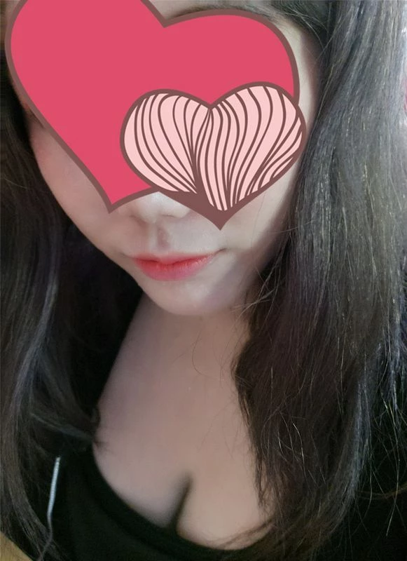 骚浪贱粉嫩大奶女友能闷死人[19P]