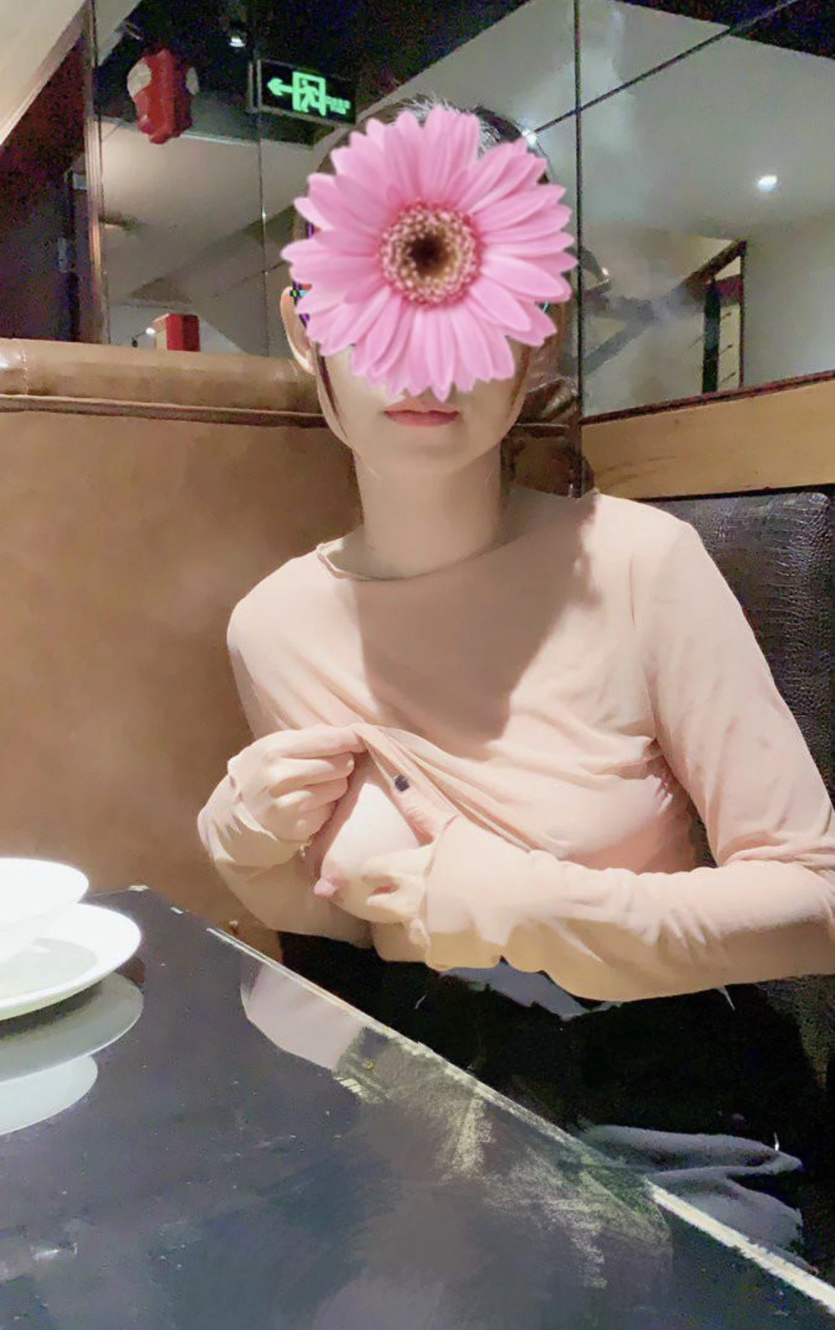 一位知性美女炮友乳头特别的肥大[10P]
