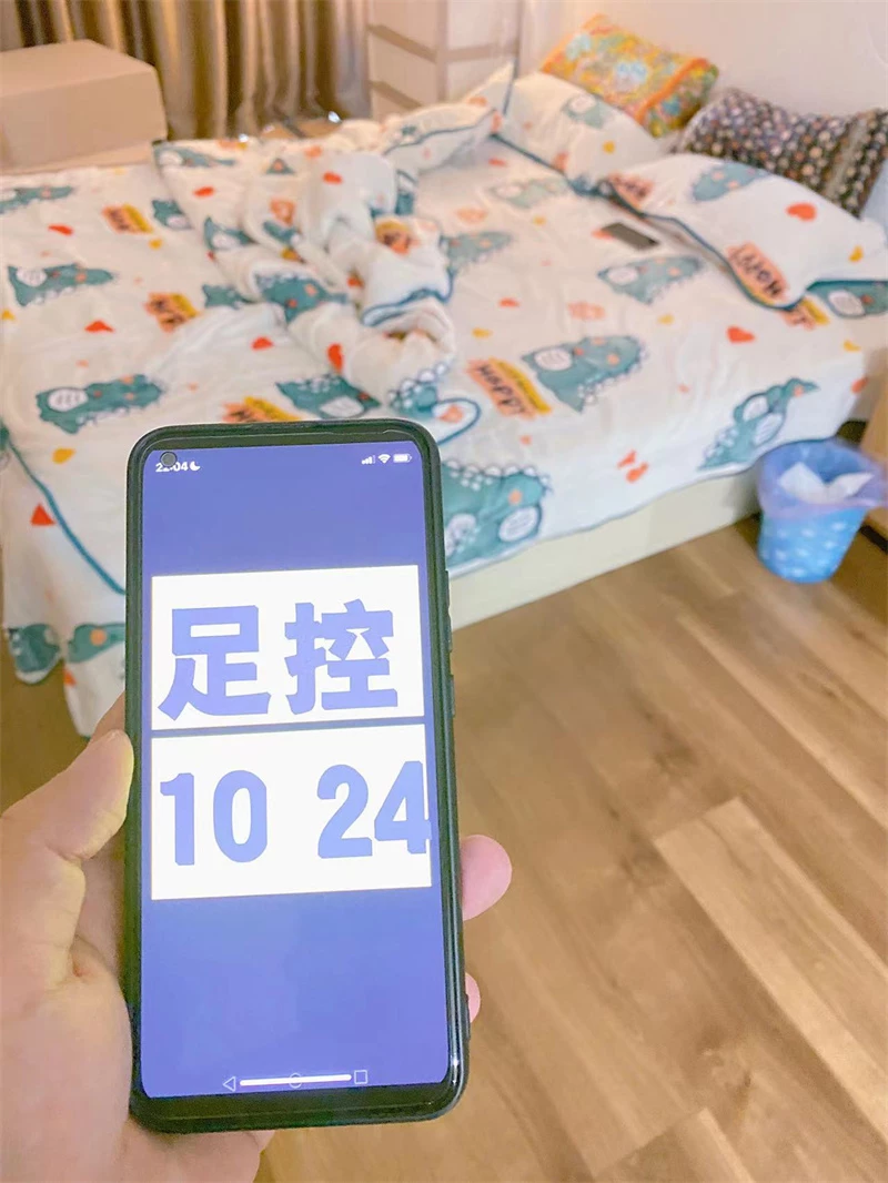 [原创][足控淫妻社]美女主播又开车奔驰来接大哥去啪啪啪了[16P]
