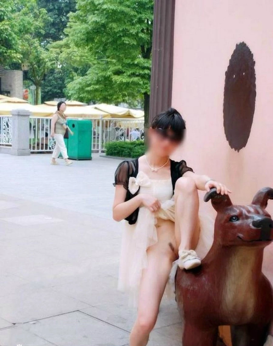 公园今天心情好露出[10P]