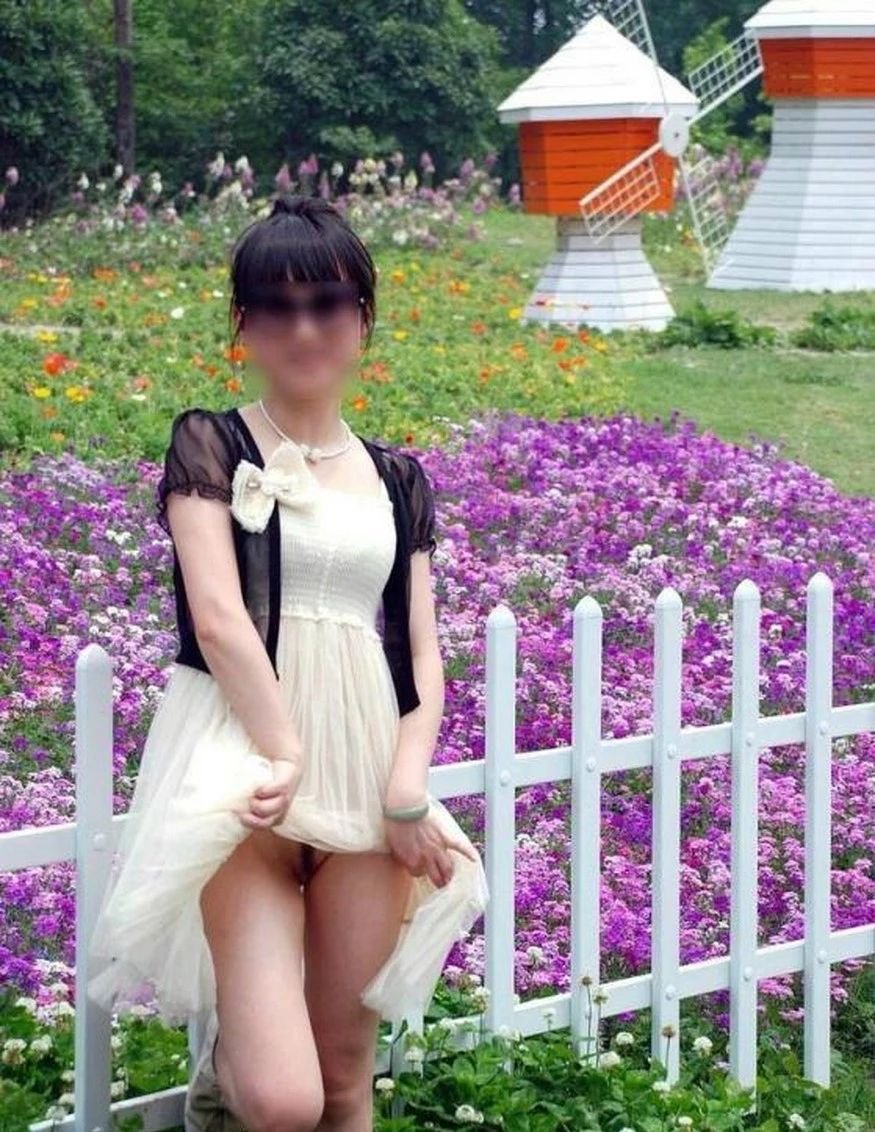 公园今天心情好露出[10P]
