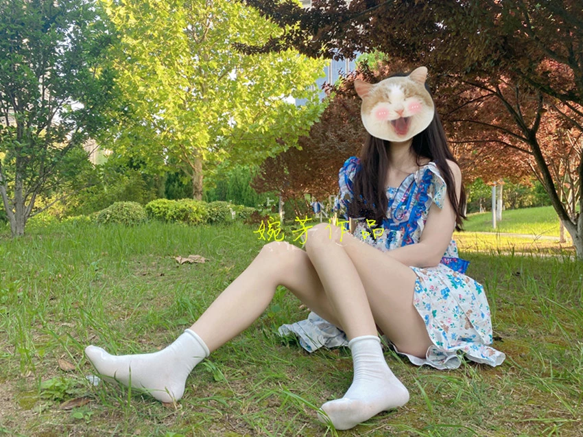 疫情隔离太久了只有一颗骚动的想出去玩的心！能遇见你很幸运 希望你也这么觉得。哥哥是喜欢奶子还是喜欢肉肉的小骚逼呢?[38P]