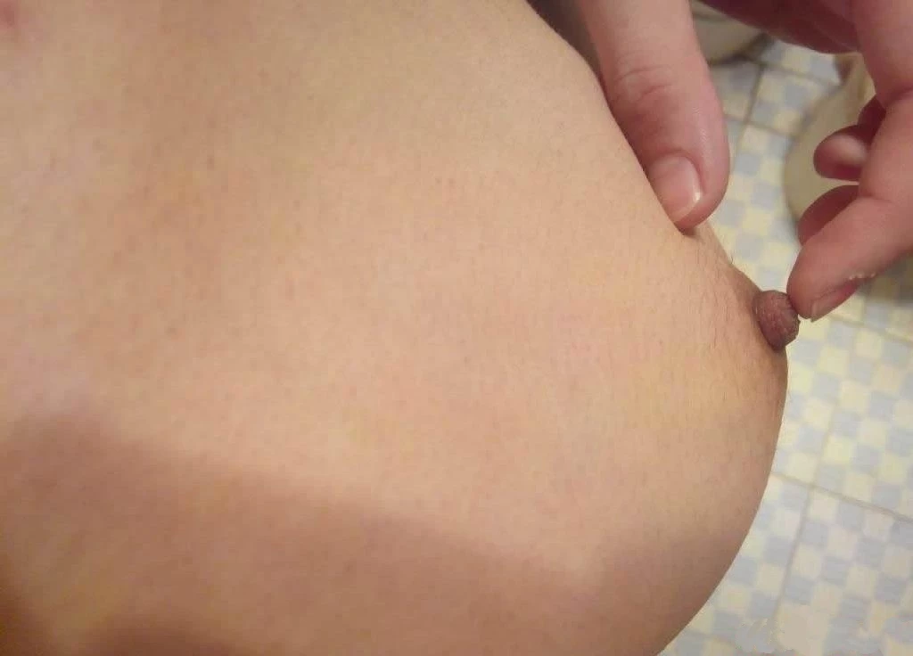 开始工作，打开电脑不经意间发现了大学前女友曾经发给我的自拍照，大家评论一下和现在小女友哪个更胜一筹[13P]
