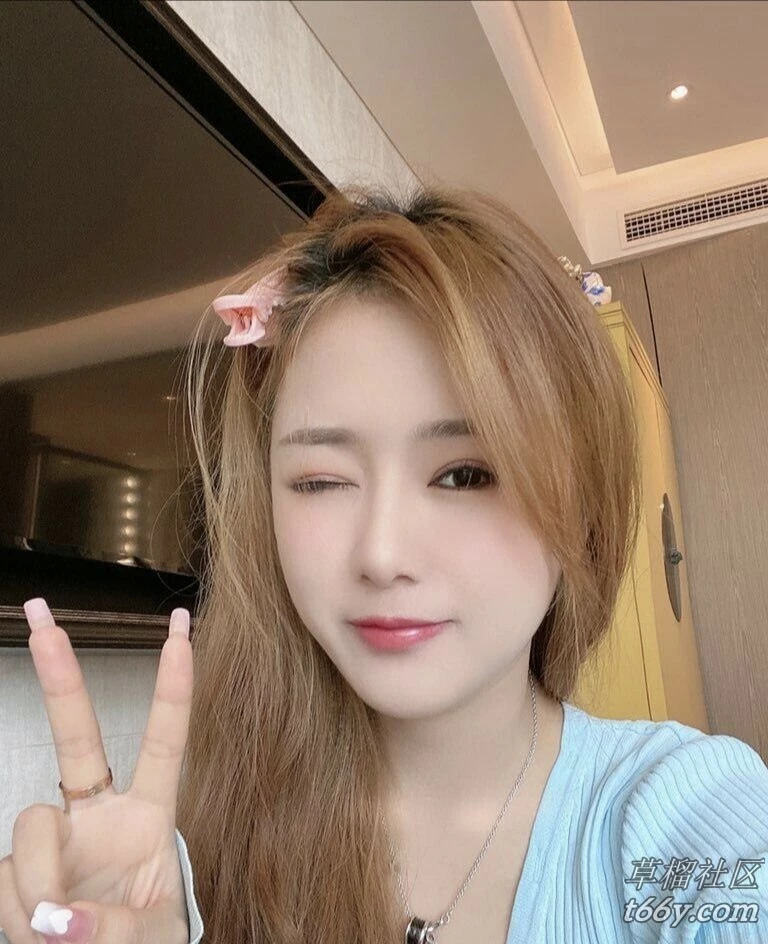 金发妹妹吃大屌[11P]