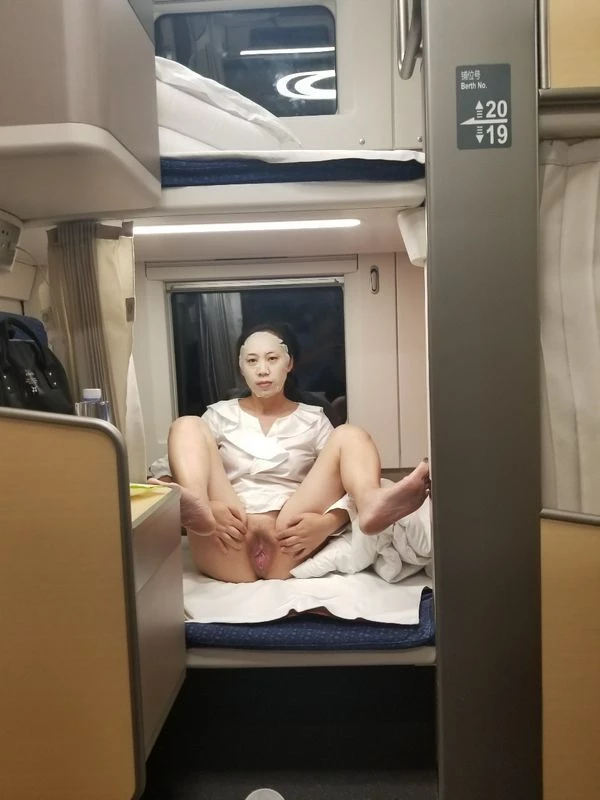 动车卧铺大胆露出[10P]