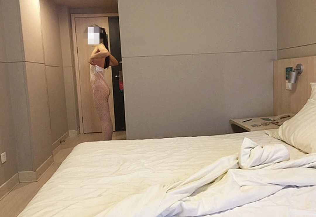 宾馆约啪临县少妇[13P]