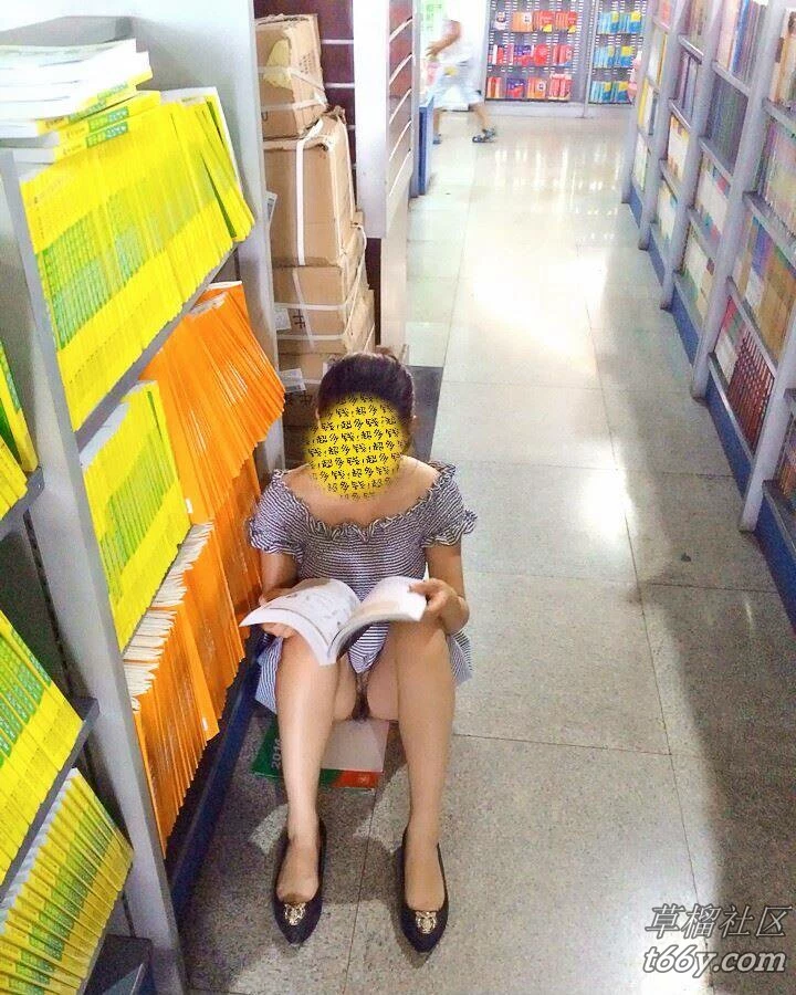 少妇多场景大胆露出拍照[19P]