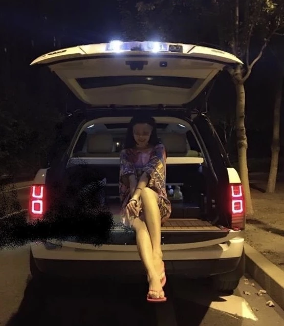 户外露出后车震[14P]