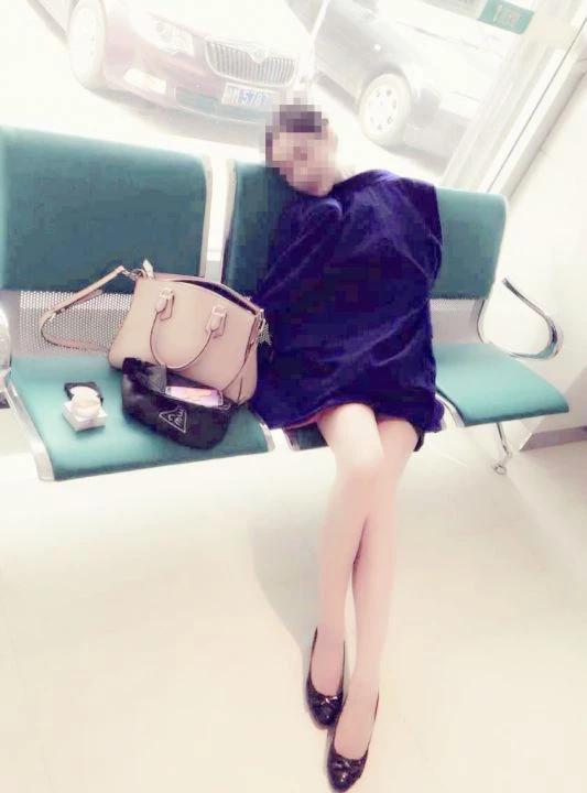 农行上班OL长腿情人制服诱惑[25P]
