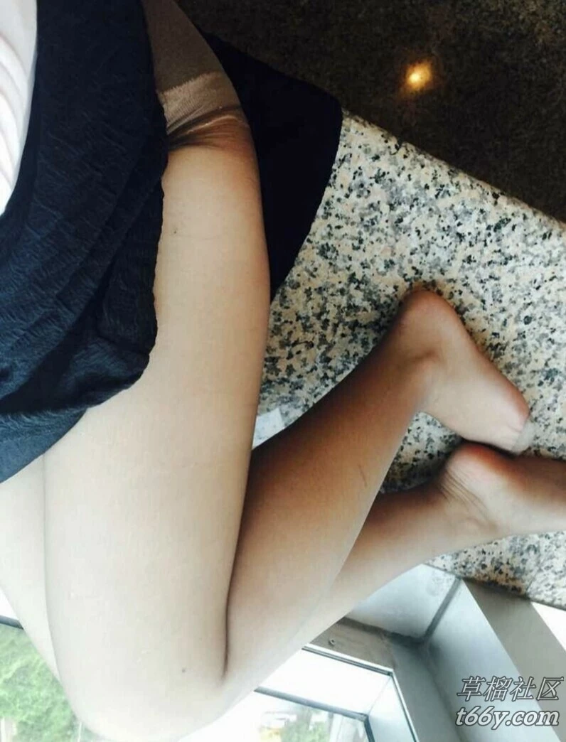 少妇阳台自拍[11P]