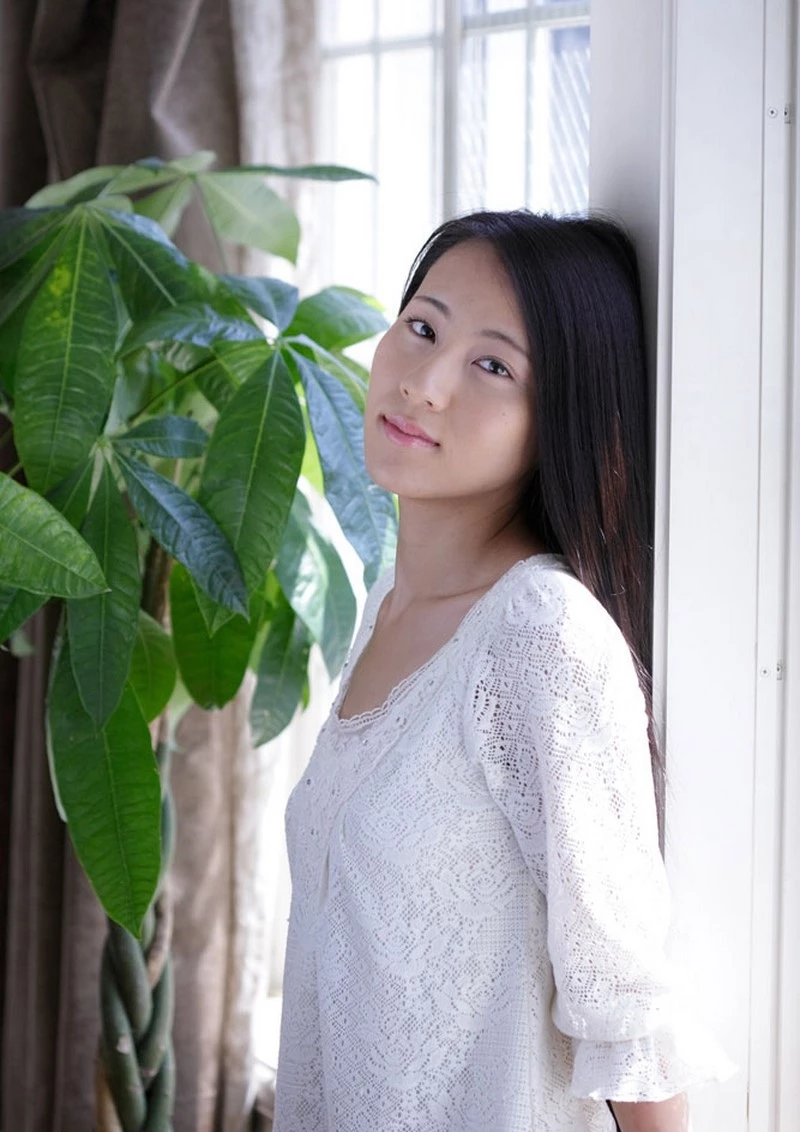 长发妹子一线天［10P］
