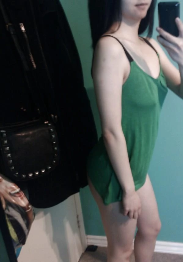 喜欢自拍的姑娘[10P]