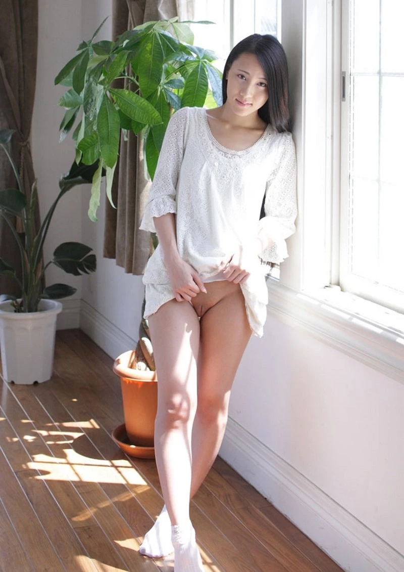 长发妹子一线天［10P］
