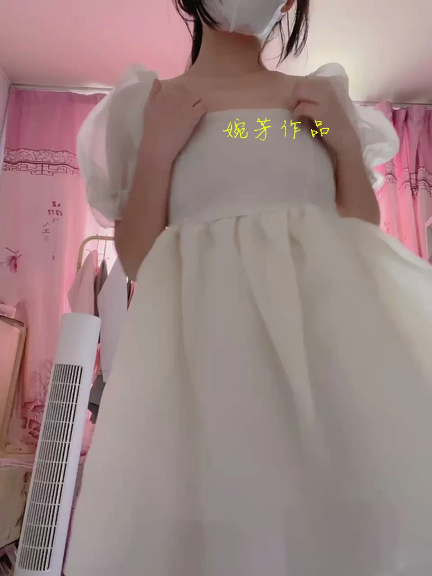 知道我晚上最喜欢干什么吗？那就是上了床灯一关舒舒服服玩火山[26P]