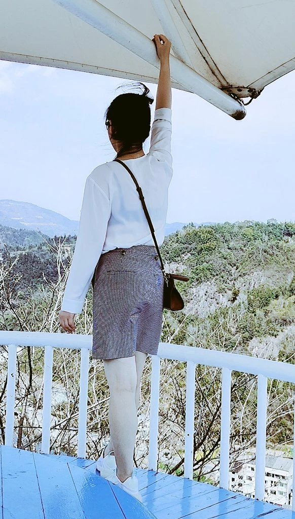 花香喜来春，屄骚更知春 花影扶疏里，人在阡陌间 油菜花好看吗？？[18P]