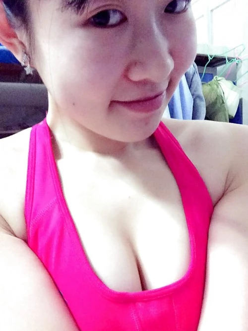 卖萌卖肉的妹子[34P]