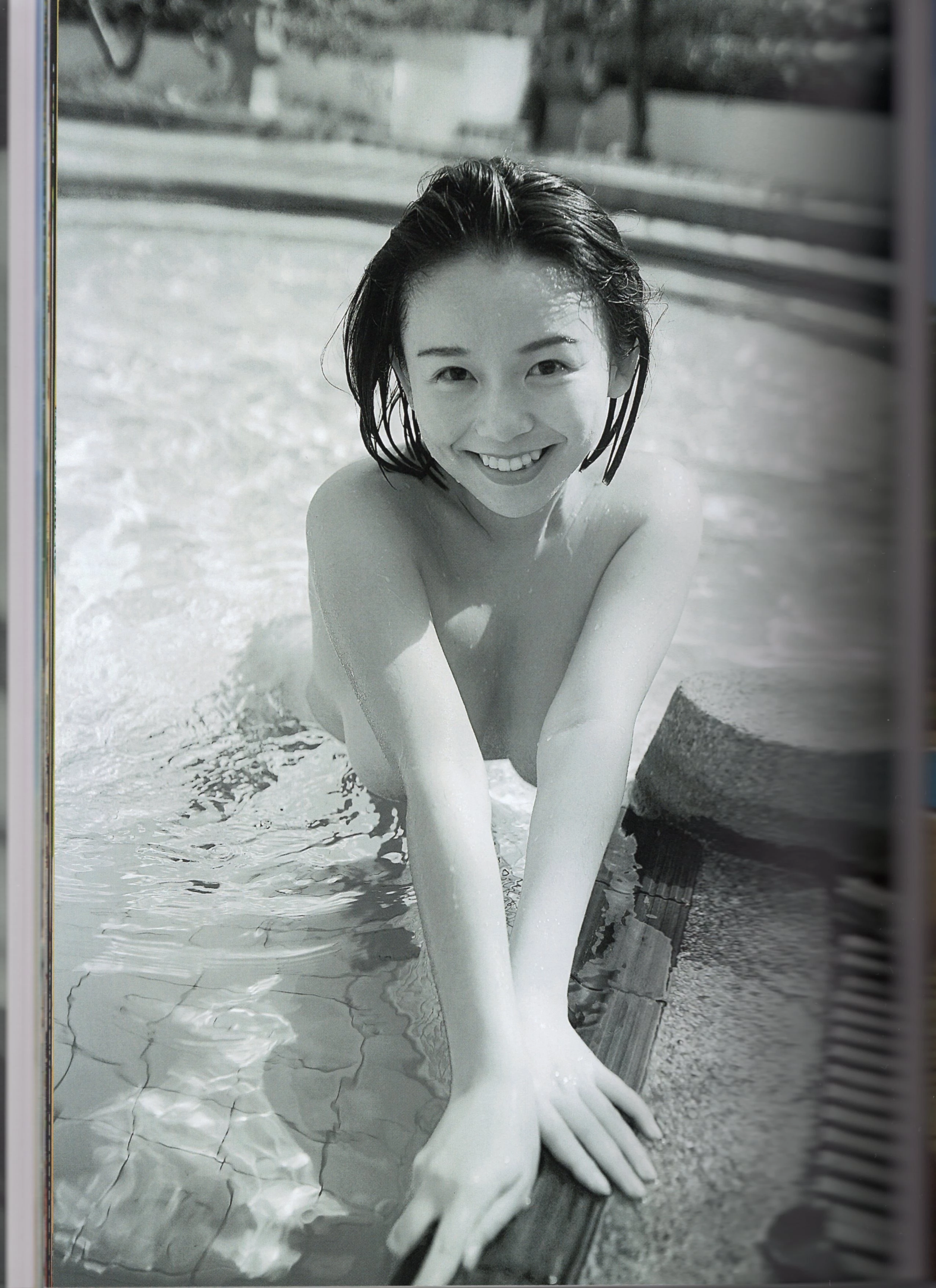 泳池里的邂逅[10P]
