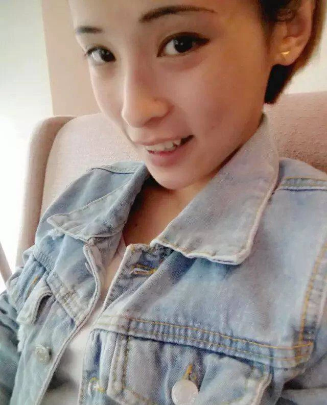 短发妹很文静秀气[21P]