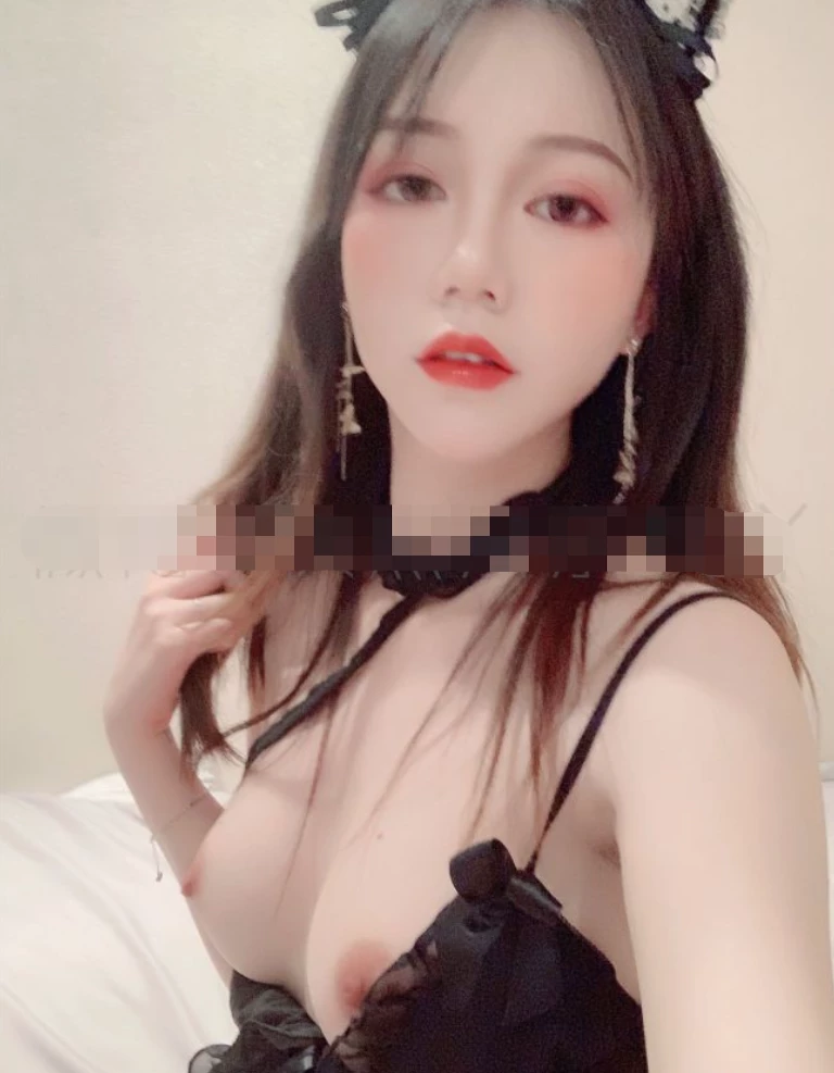 冷淡的表情黑色短裙[21P]